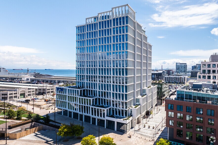 1090 Dr Maya Angelou Ln, San Francisco, CA à louer - Photo de l’immeuble – Image 1 sur 1
