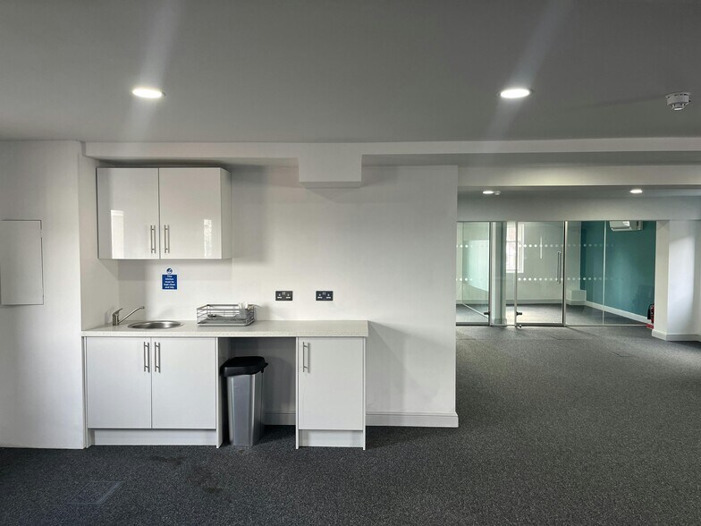 79-81 High St, Marlow à louer - Photo de l’immeuble – Image 3 sur 17