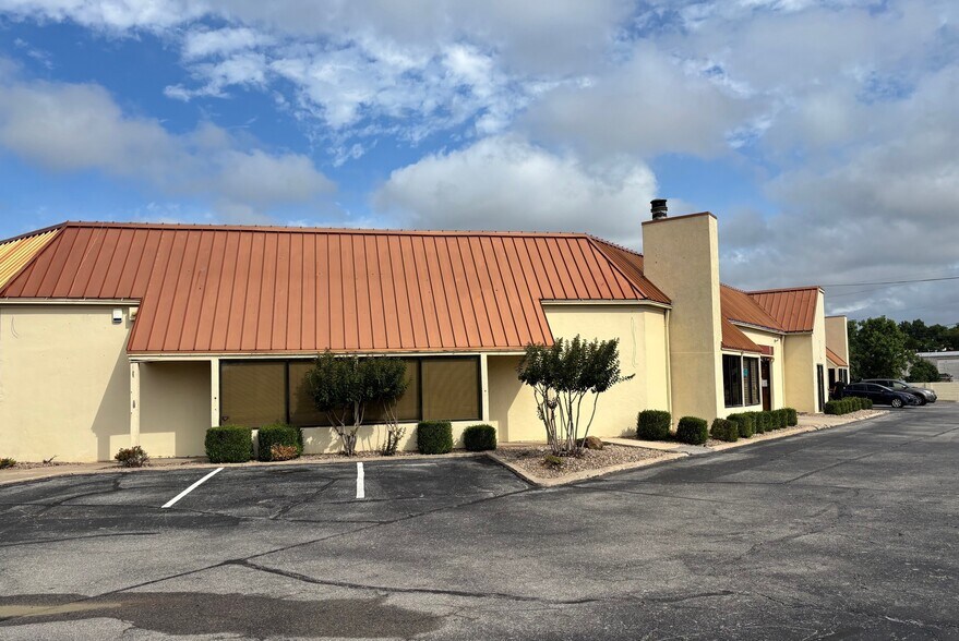 401-427 N Meridian Ave, Oklahoma City, OK à louer - Photo de l’immeuble – Image 3 sur 5