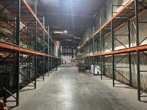 711 E Rosecrans Ave, Los Angeles, CA à louer Photo intérieure– Image 1 sur 1