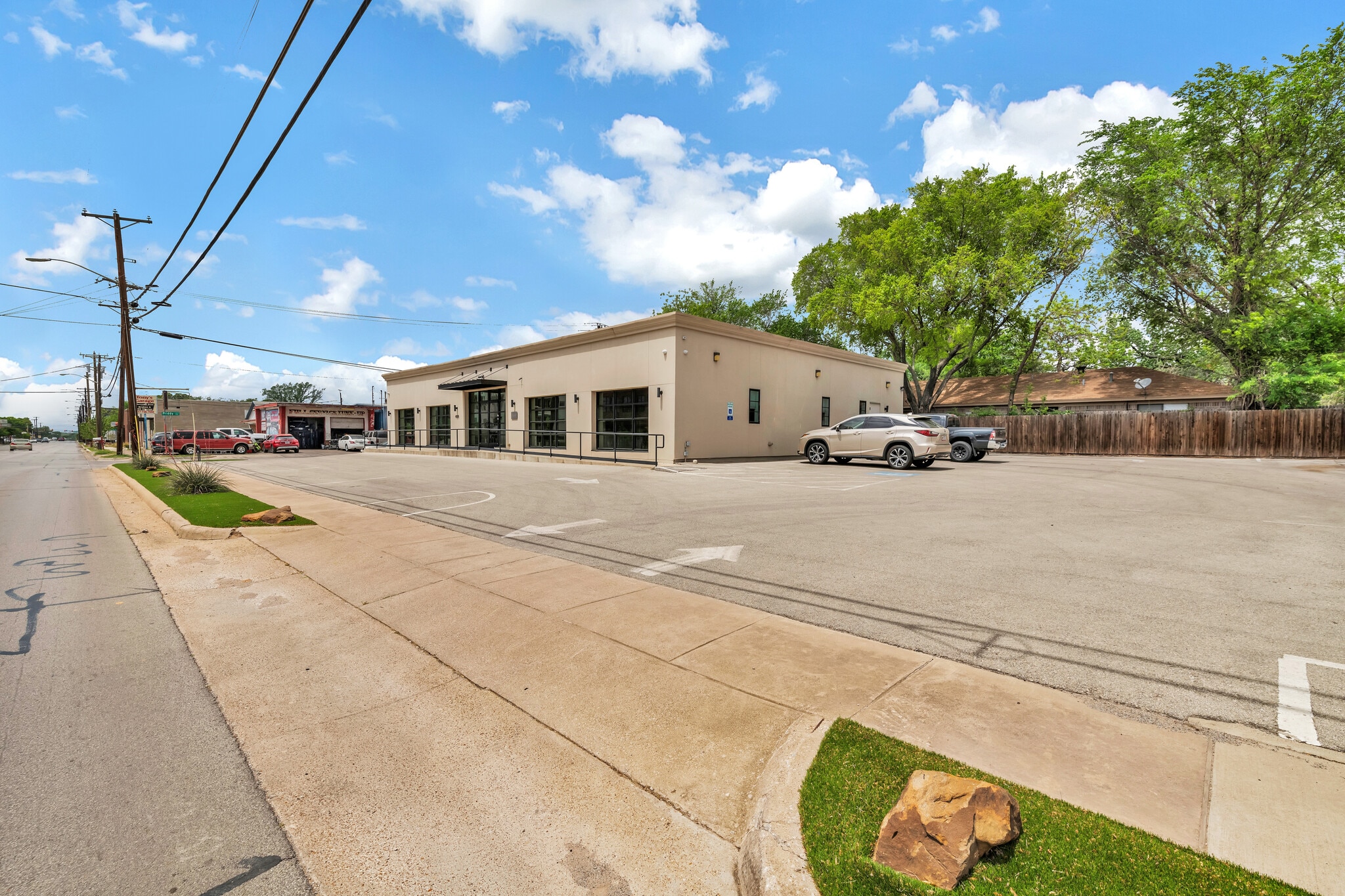 4838 White Settlement Rd, Fort Worth, TX à louer Photo de l’immeuble– Image 1 sur 15