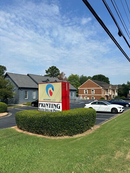 3459 Holcomb Bridge Rd, Peachtree Corners, GA à louer - Photo de l’immeuble – Image 2 sur 19
