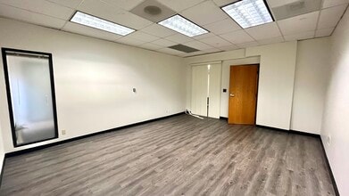23133 Hawthorne Blvd, Torrance, CA à louer Photo intérieure– Image 1 sur 2