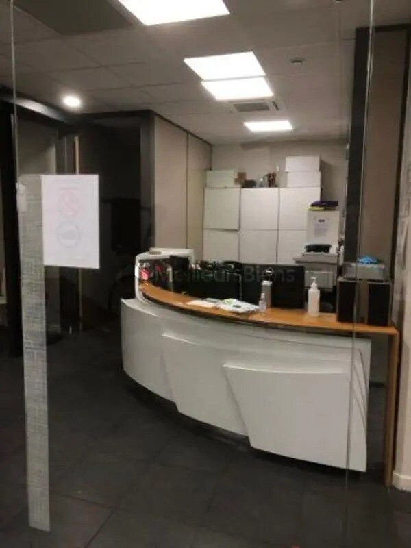 Plus de détails pour Local commercial à vendre