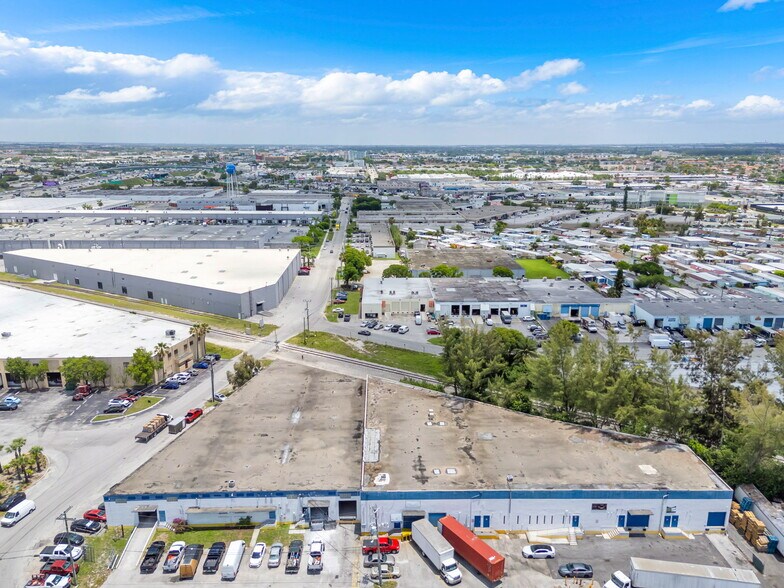 7361-7391 NW 78th St, Medley, FL à louer - Photo de l’immeuble – Image 2 sur 34