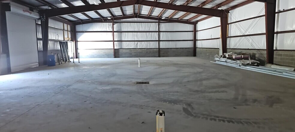 2740 Old Austin Peay Hwy, Memphis, TN à louer - Photo de l’immeuble – Image 3 sur 9