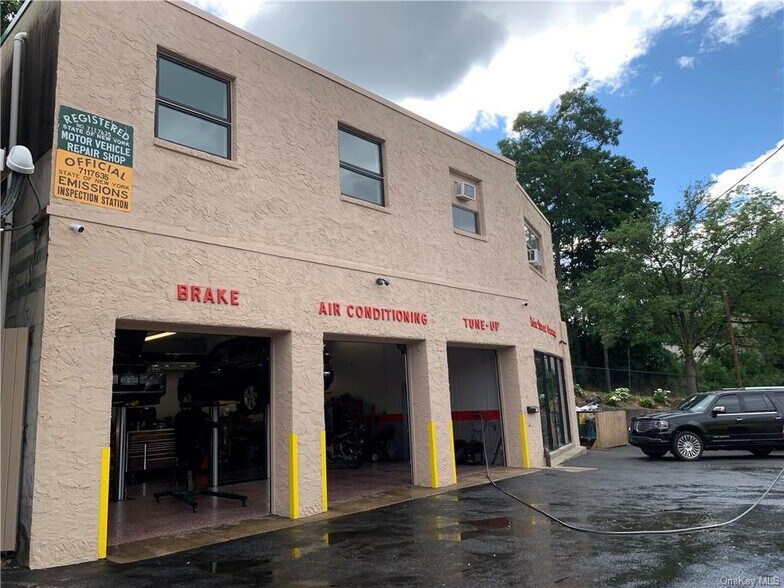 68 E Main St, Elmsford, NY à vendre - Photo de l’immeuble – Image 3 sur 8