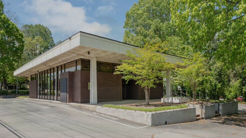 1375 Patton Ave, Asheville, NC à vendre - Vidéo sur l’annonce professionnelle – Image 2 sur 23