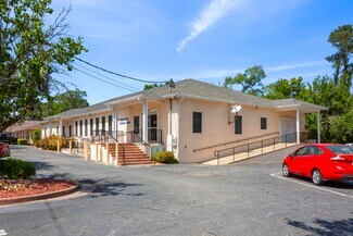 Plus de détails pour 220 Uvalda St, Waycross, GA - Santé à vendre