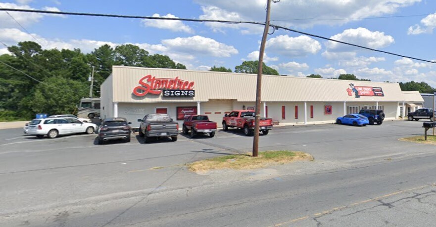 2011 S Fayetteville St, Asheboro, NC à louer - Photo principale – Image 1 sur 1