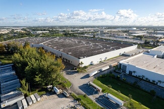 Plus de détails pour 6301 E 10th Ave, Hialeah, FL - Industriel/Logistique à louer