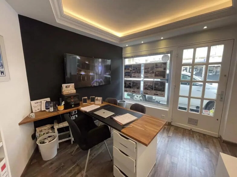 Local commercial dans Sainte-Maxime à vendre - Photo intérieure – Image 3 sur 8