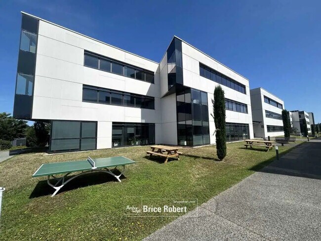 Plus de détails pour Bureau à louer