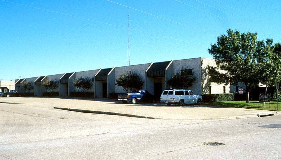 13500-13520 Vargon St, Dallas, TX à louer - Photo principale – Image 1 sur 6