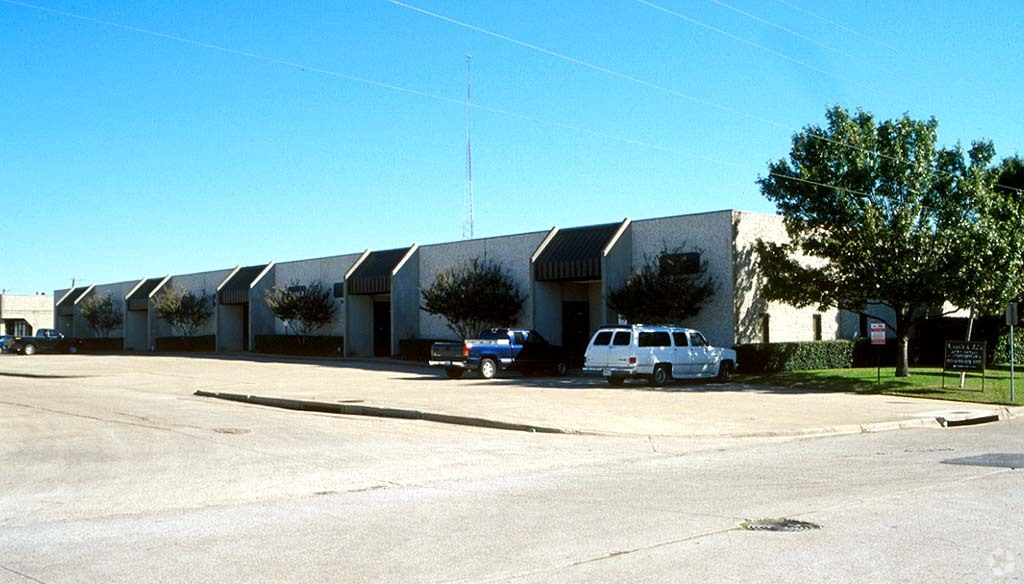 13500-13520 Vargon St, Dallas, TX à louer Photo principale– Image 1 sur 7