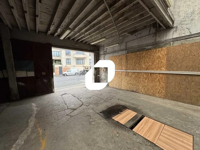 Plus de détails pour Local d'activités à louer