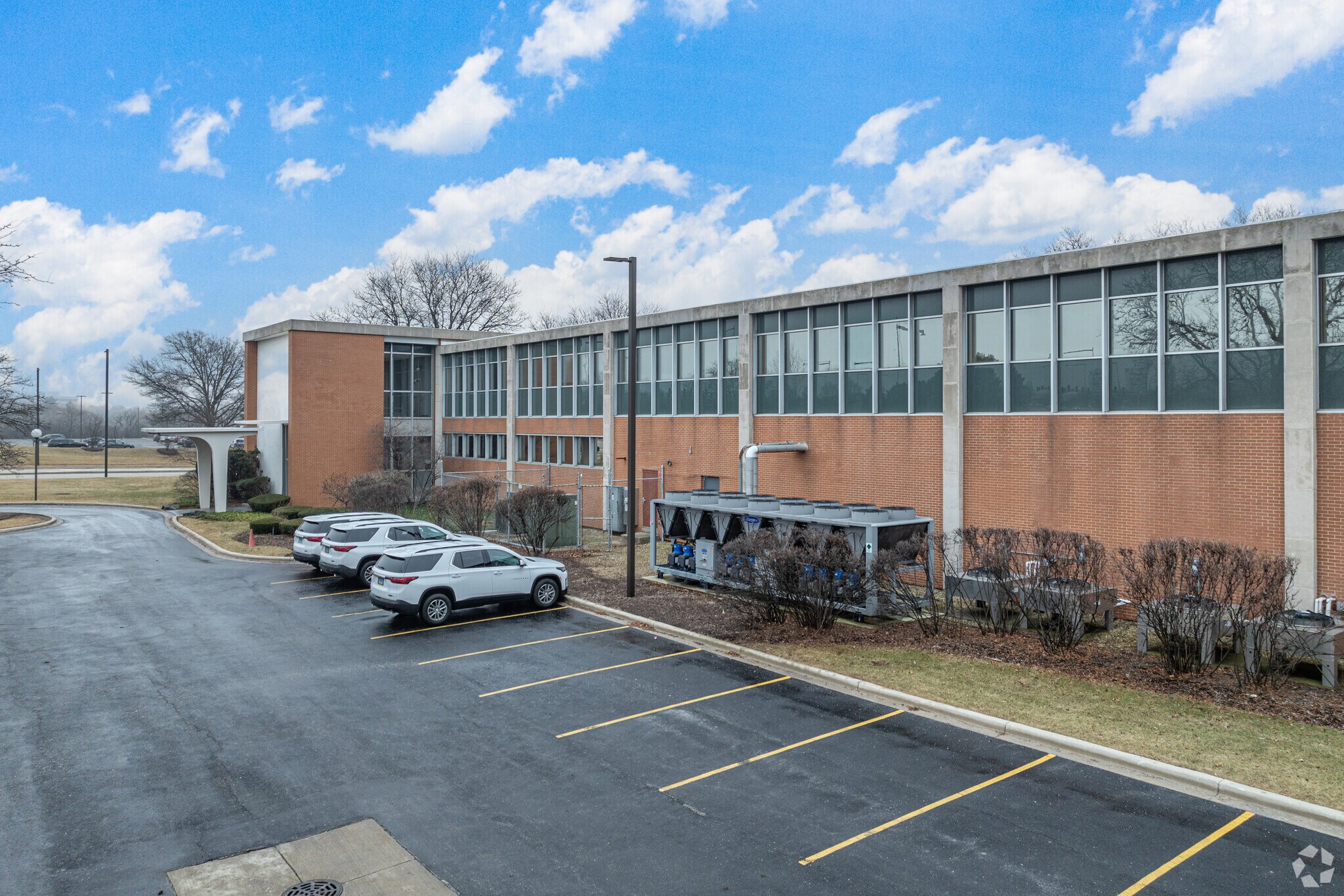 810 Jorie Blvd, Oak Brook, IL à louer Photo principale– Image 1 sur 8
