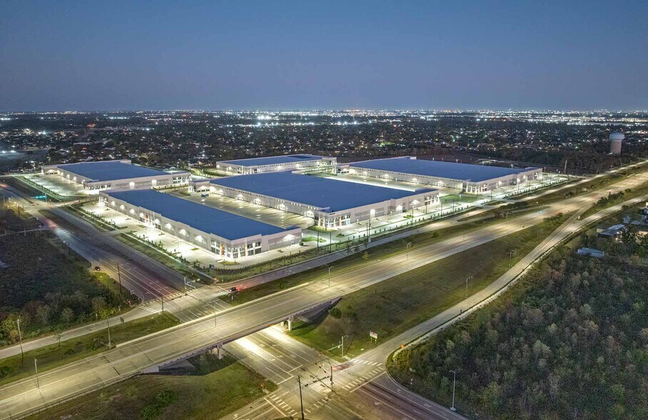 16850 Blue Ridge Commerce Dr, Missouri City, TX à louer - Photo de l’immeuble – Image 2 sur 5