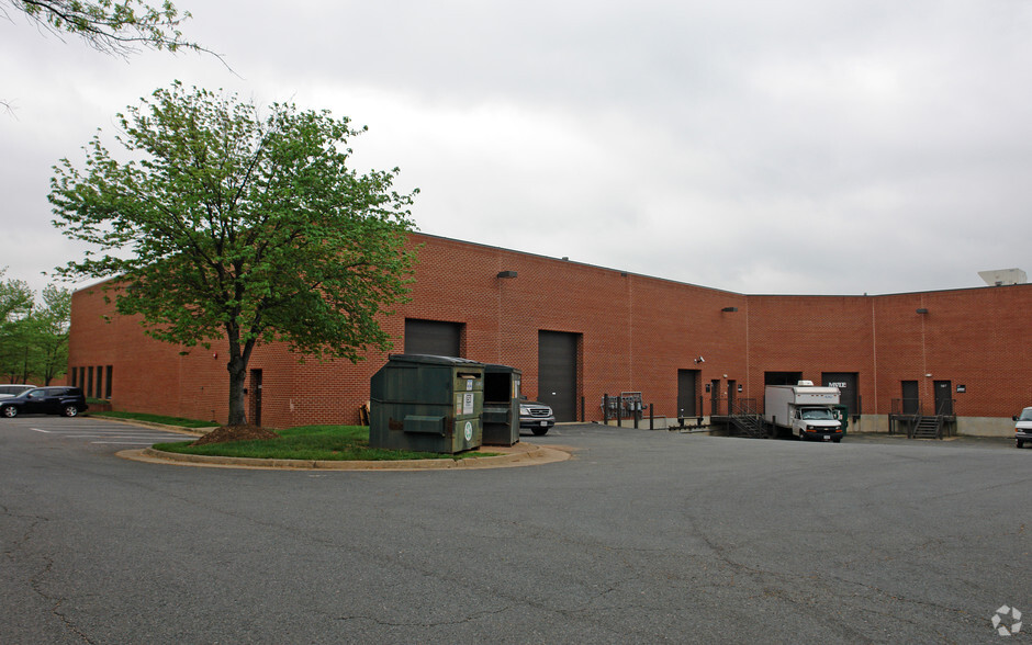 7420 Fullerton Rd, Springfield, VA à louer - Photo de l’immeuble – Image 3 sur 5