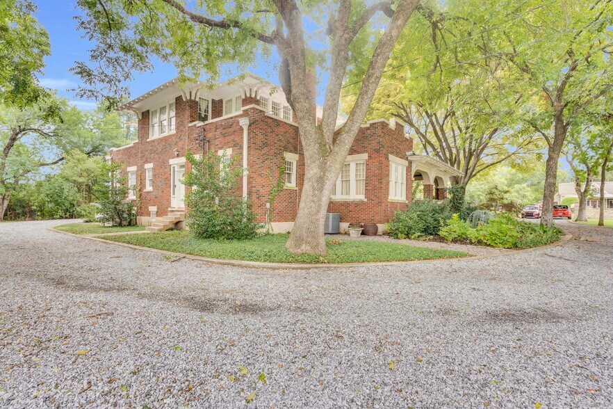 508 S 9th St, Midlothian, TX à louer - Photo de l’immeuble – Image 3 sur 31