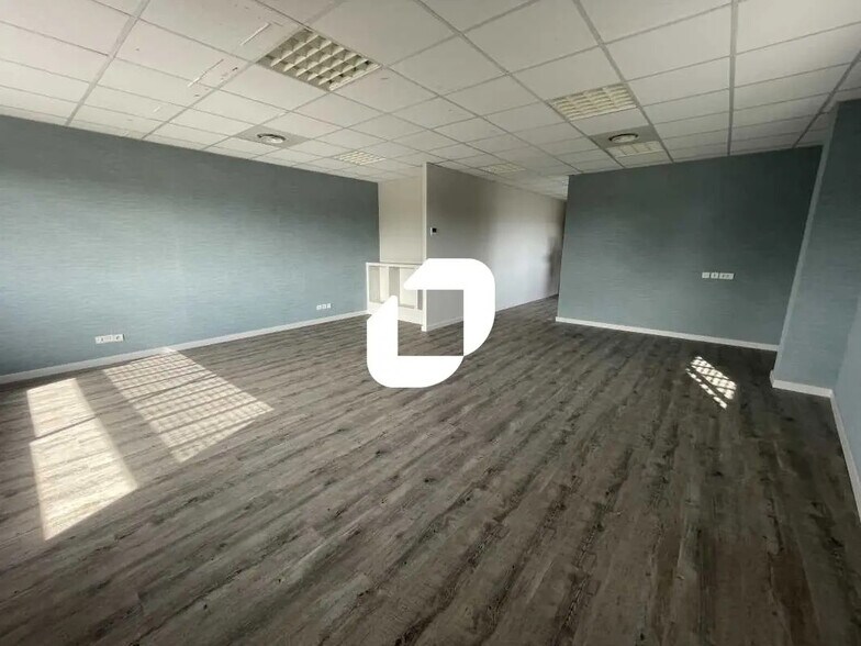 Bureau dans La Teste-de-Buch à louer - Photo intérieure – Image 2 sur 7