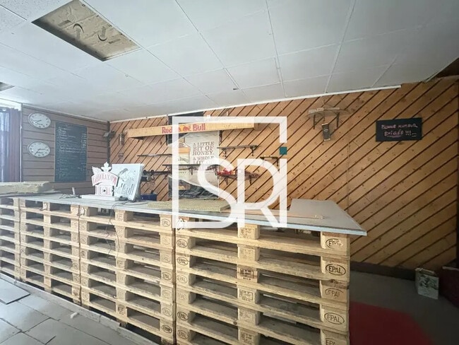 Plus de détails pour Local commercial à vendre