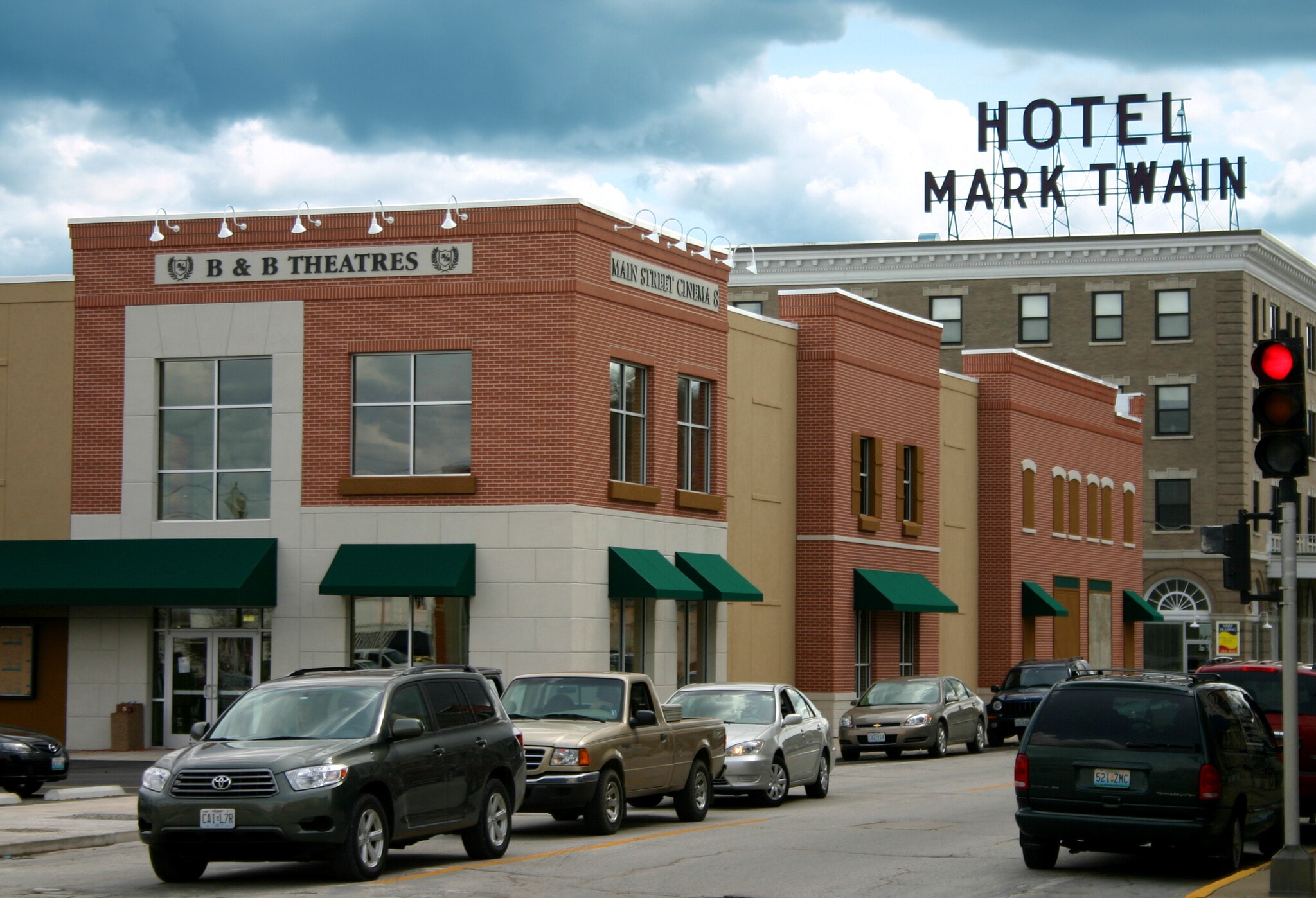 100 S Main St, Hannibal, MO à vendre Photo principale– Image 1 sur 2