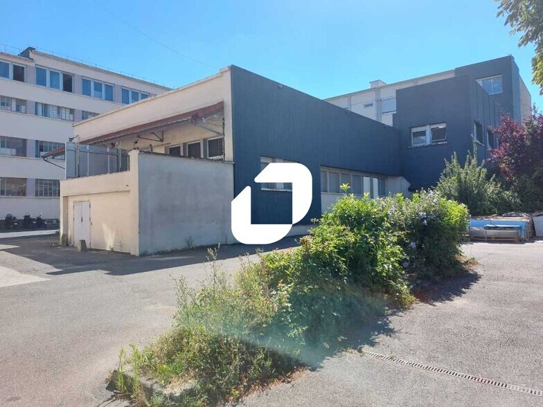 Bureau dans Saint-Denis à louer - Photo de l’immeuble – Image 1 sur 8