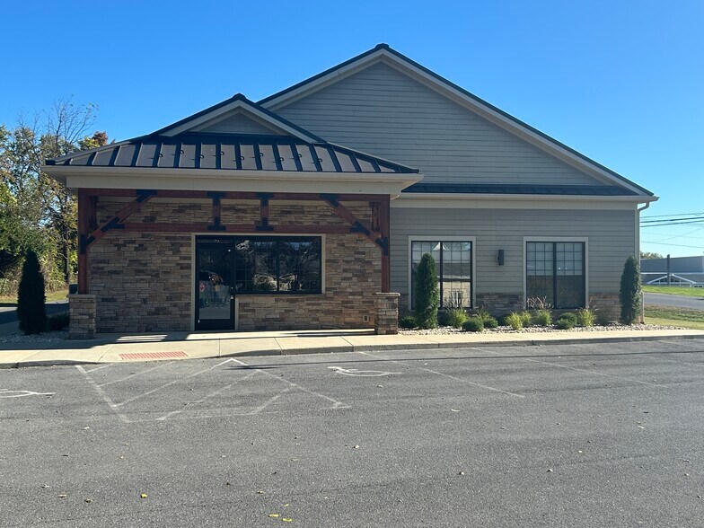 127 Crimson Cir, Martinsburg, WV à louer - Photo de l’immeuble – Image 2 sur 26