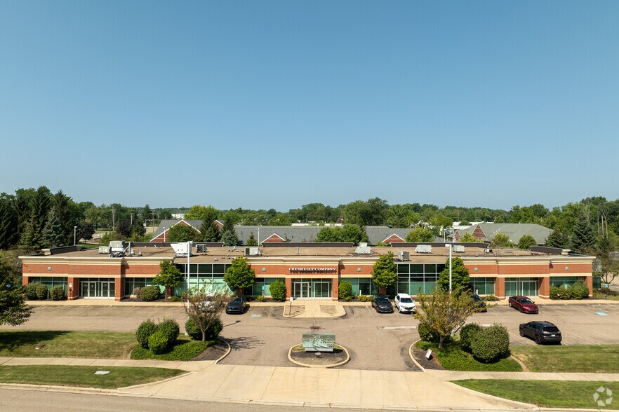 8920 Canyon Falls Blvd, Twinsburg, OH à louer - Photo de l’immeuble – Image 3 sur 11