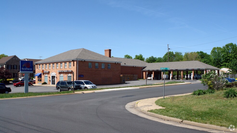 8751 Sudley Rd, Manassas, VA à vendre - Photo de l’immeuble – Image 3 sur 5