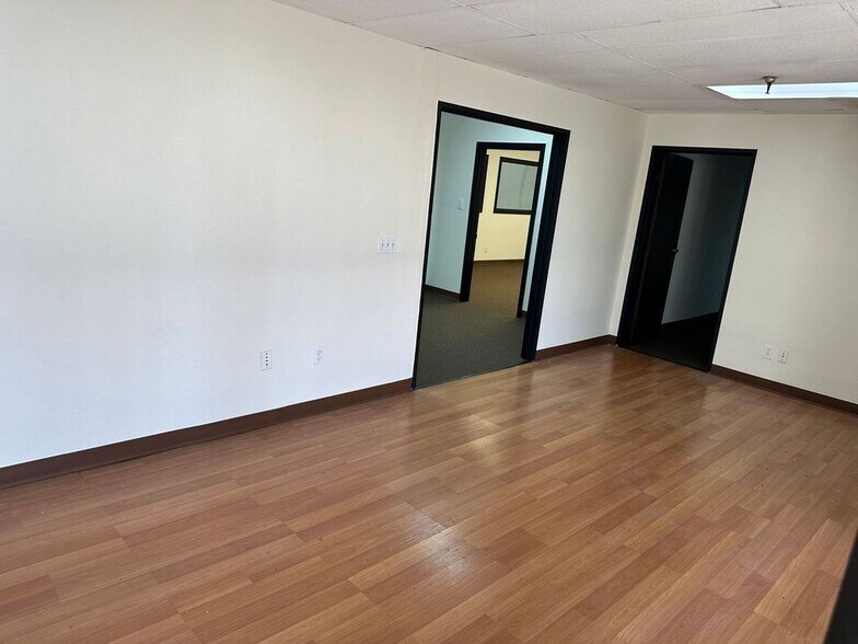 1308-1316 W 9th St, Upland, CA à louer - Photo de l’immeuble – Image 2 sur 20