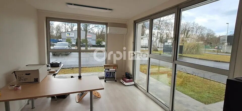 Bureau dans Pau à louer - Photo de l’immeuble – Image 2 sur 9