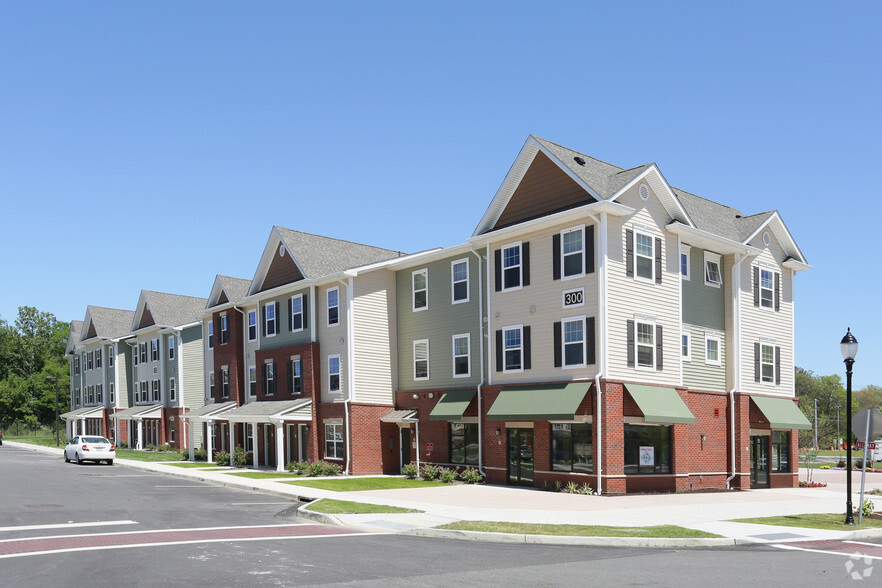 3700 Route 112, Coram, NY à louer - Photo de l’immeuble – Image 1 sur 71