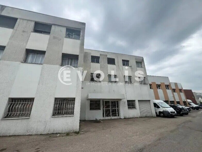 Bureau dans Fontenay-sous-Bois à louer - Photo de l’immeuble – Image 1 sur 22