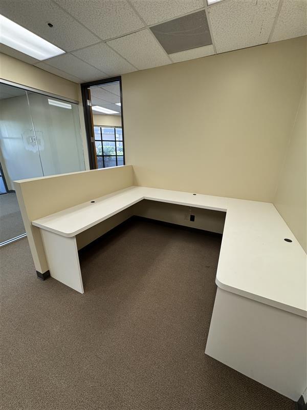 13821 Newport Ave, Tustin, CA à louer Photo intérieure– Image 1 sur 6