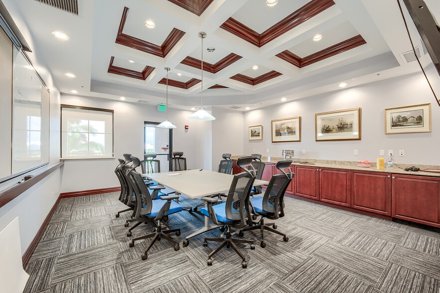 24031 Tamiami Trl, Bonita Springs, FL à louer - Photo intérieure – Image 3 sur 14
