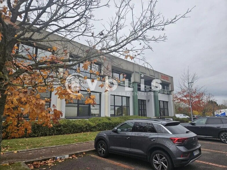 Bureau dans Villejust à louer - Photo de l’immeuble – Image 1 sur 8