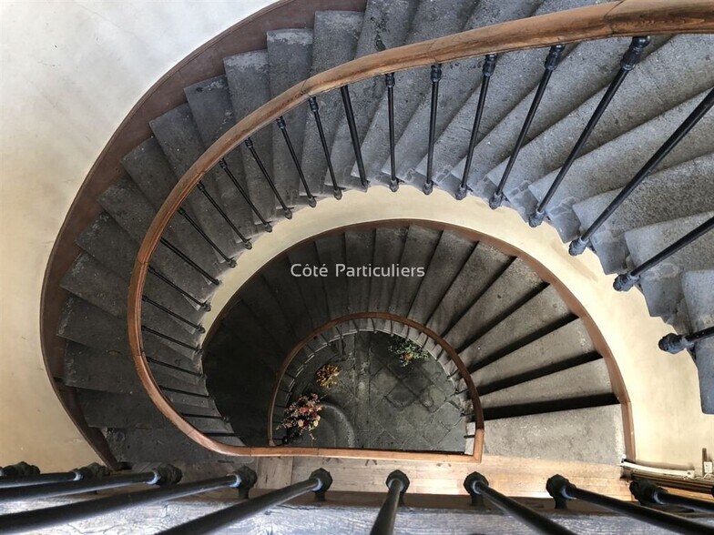 34 Rue De L'Horloge, Riom à louer - Photo de l’immeuble – Image 3 sur 3