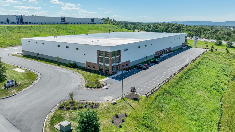 500 Keystone Ave, Pittston, PA à louer - Photo de l’immeuble – Image 2 sur 11