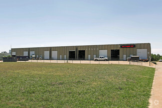 Plus de détails pour 200 NE 12th St, Moore, OK - Industriel/Logistique à louer