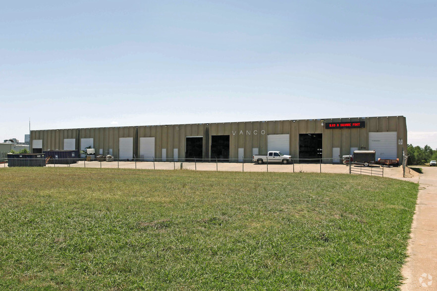 200 NE 12th St, Moore, OK à louer - Photo principale – Image 1 sur 7