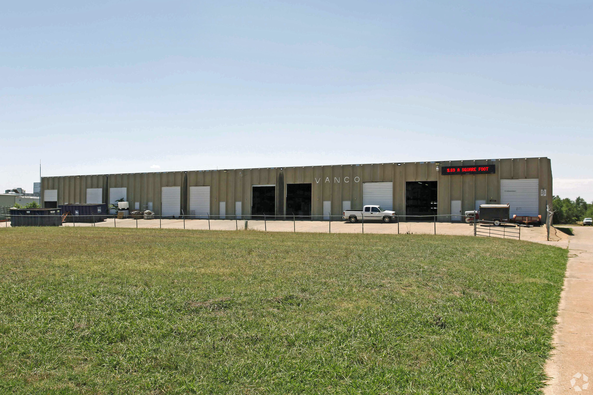 200 NE 12th St, Moore, OK à louer Photo principale– Image 1 sur 8