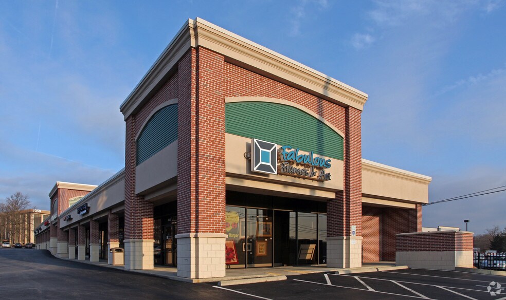 8002-8022 Hosbrook Rd, Cincinnati, OH à louer - Photo principale – Image 1 sur 4