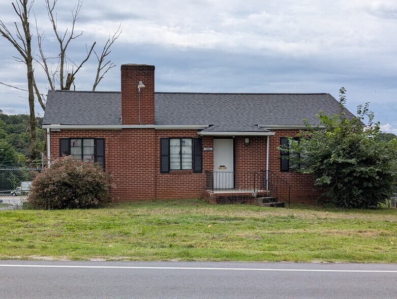 1064 Salisbury Ridge Rd, Winston-Salem, NC à vendre - Photo de l’immeuble – Image 2 sur 6