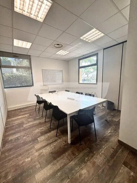 Bureau dans Marseille à louer - Photo de l’immeuble – Image 3 sur 5