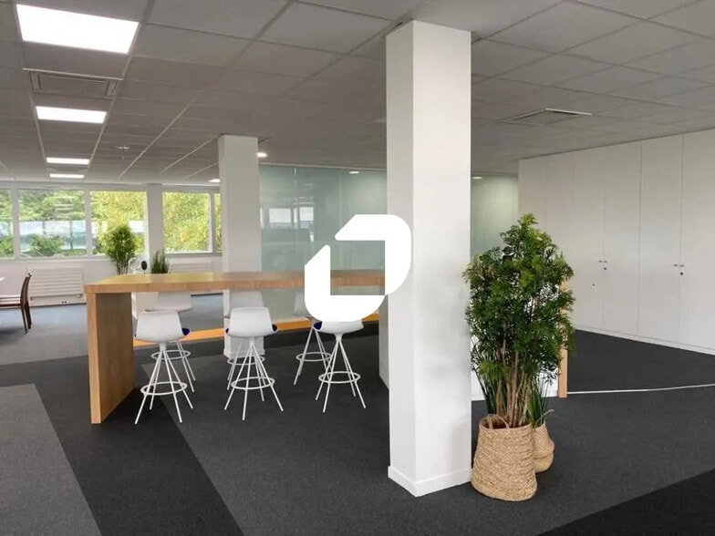 Bureau dans Cergy à louer - Photo de l’immeuble – Image 2 sur 28