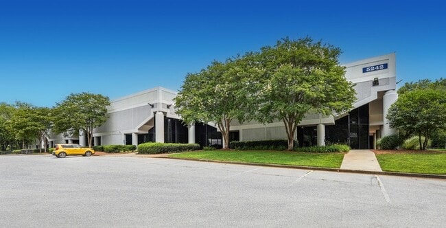 Plus de détails pour 5242 Royal Woods Pky, Tucker, GA - Industriel/Logistique à louer