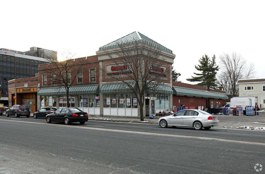 894 Main St, Waltham, MA à louer - Photo principale – Image 1 sur 2
