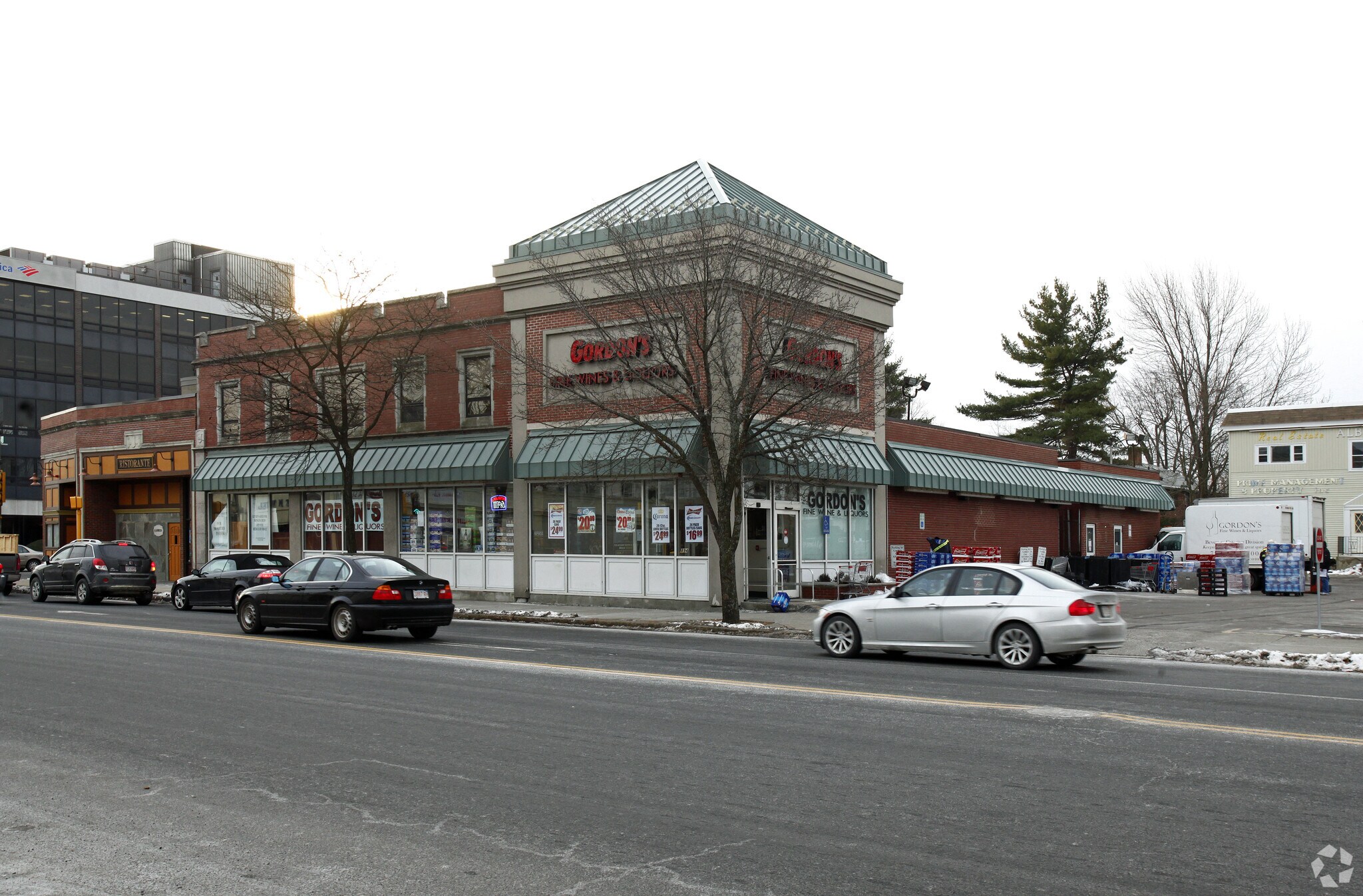 894 Main St, Waltham, MA à louer Photo principale– Image 1 sur 3